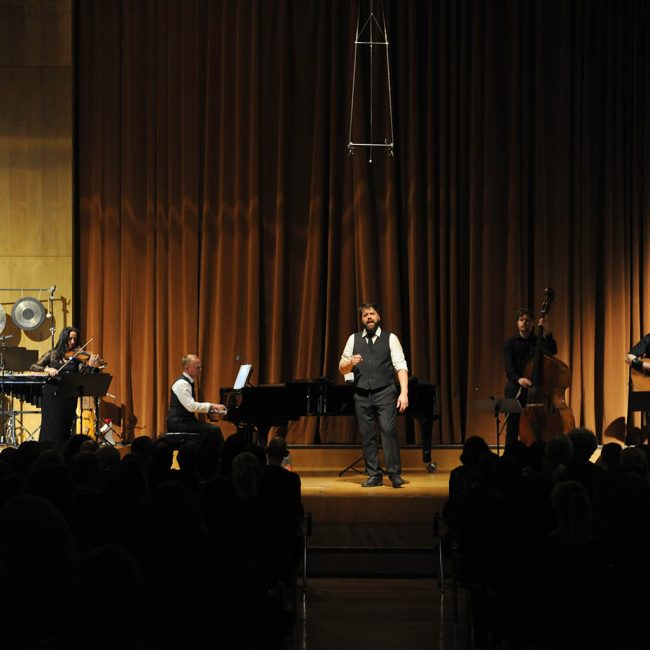 Die große Bühne im Mendelssohn-Saal bot viel Raum.