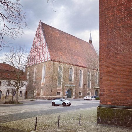 In diesem Konzertsaal in Frankfurt /Oder wurde das 67köpfige Orchester für "Terror" aufgenommen.